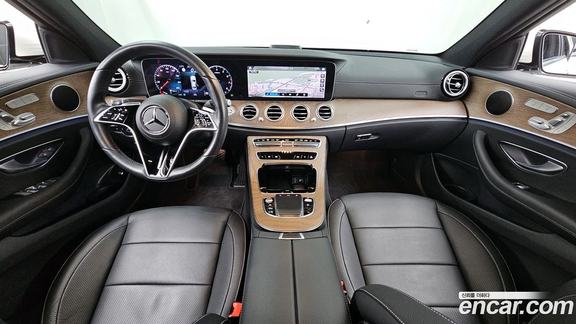 Mercedes-Benz E-Class 2023