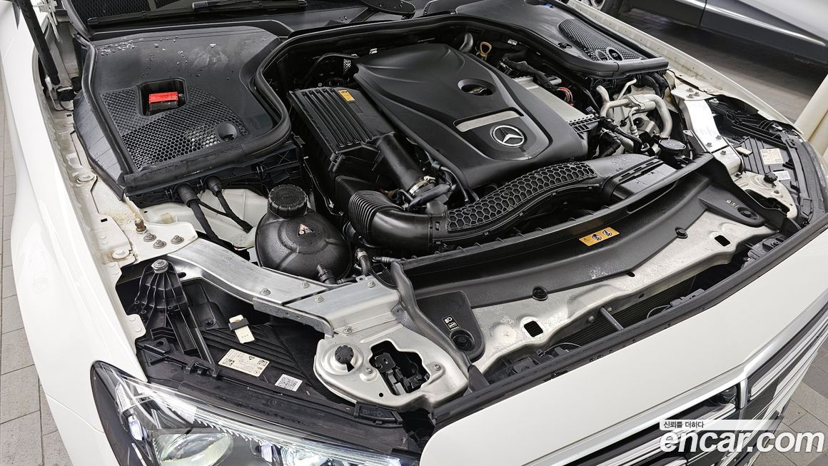 Mercedes-Benz E-Class 2023