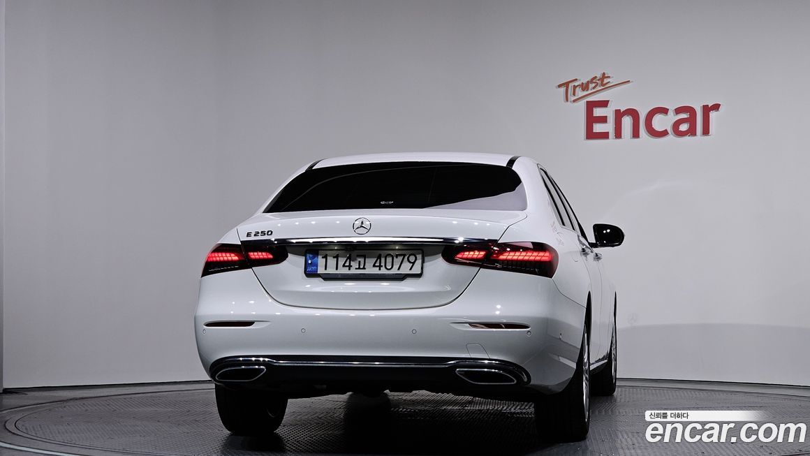 Mercedes-Benz E-Class 2023