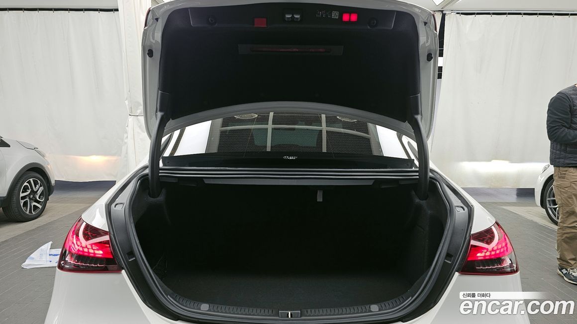 Mercedes-Benz E-Class 2023