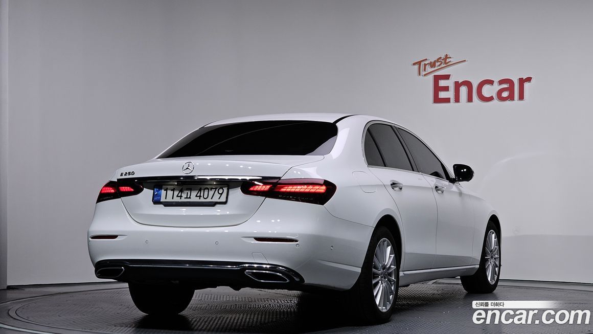 Mercedes-Benz E-Class 2023