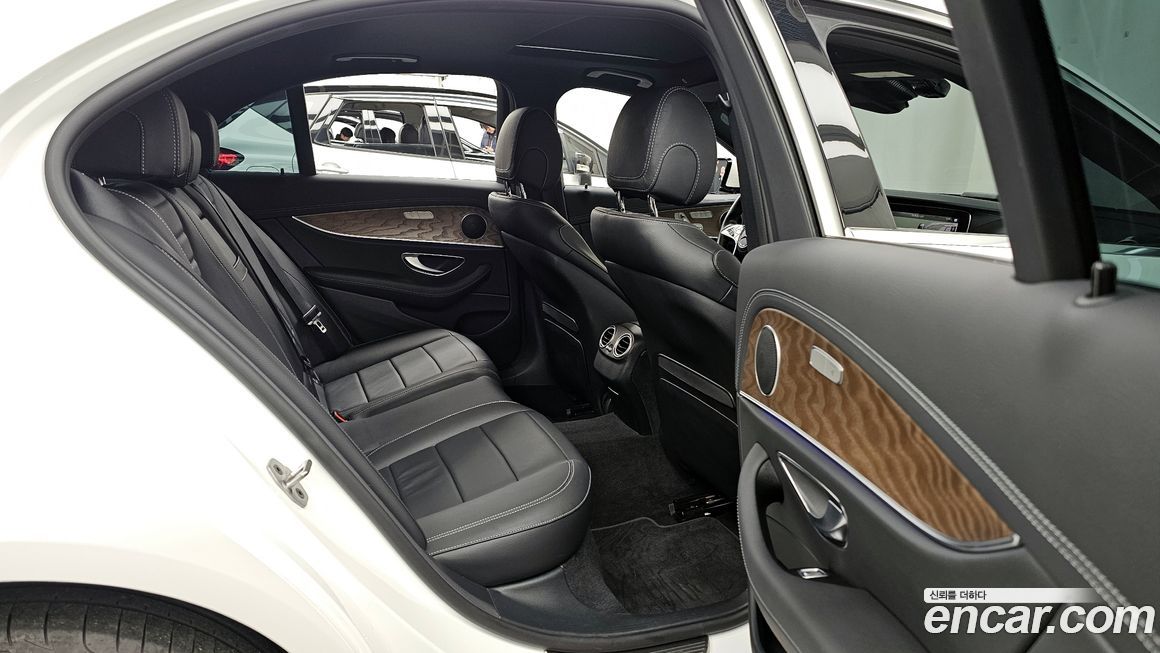 Mercedes-Benz E-Class 2023