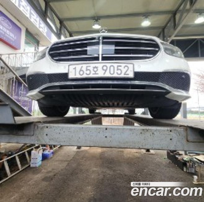 Mercedes-Benz E-Class 2022