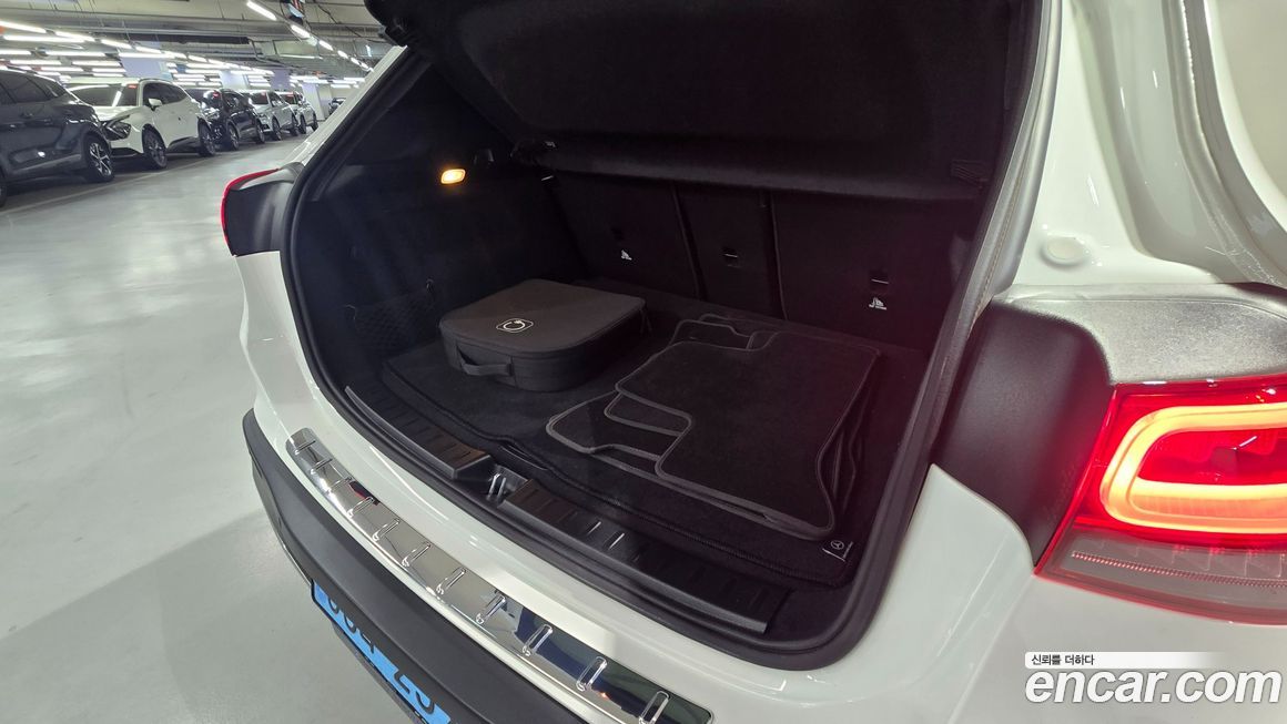 Mercedes-Benz EQA 2023