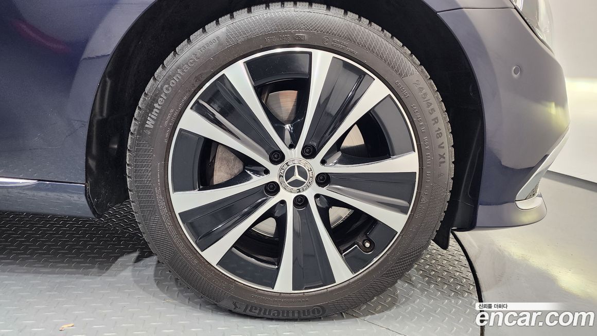 Mercedes-Benz E-Class 2021