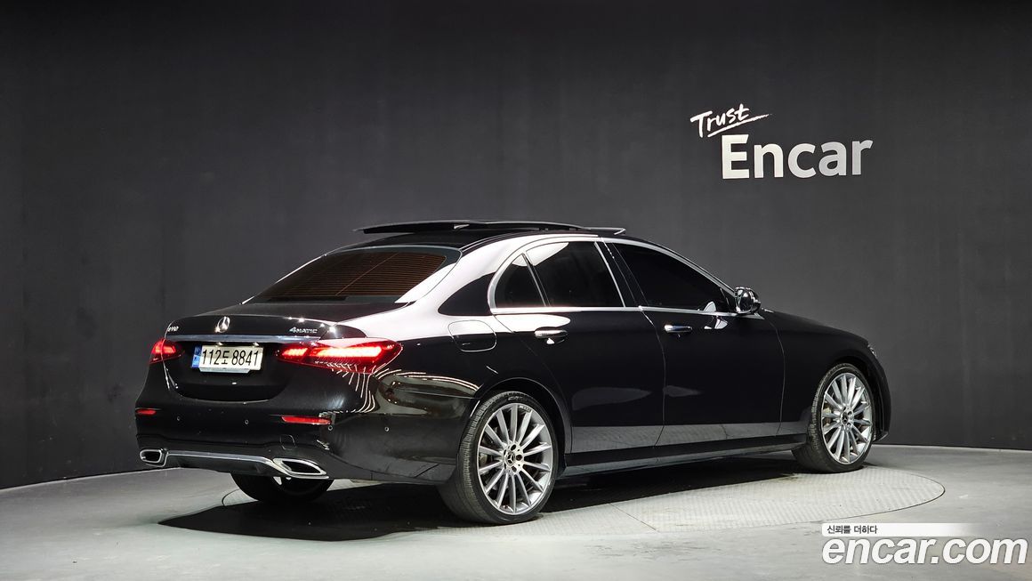 Mercedes-Benz E-Class 2022