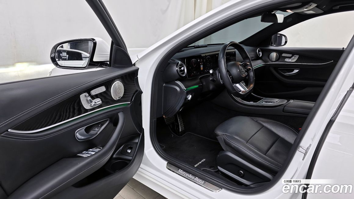 Mercedes-Benz E-Class 2022