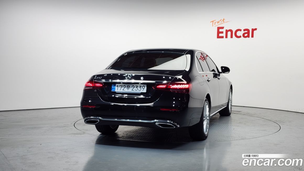 Mercedes-Benz E-Class 2022