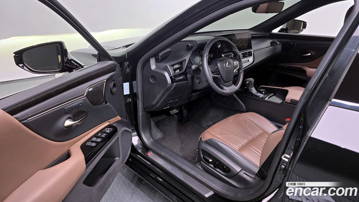 Lexus ES 2023