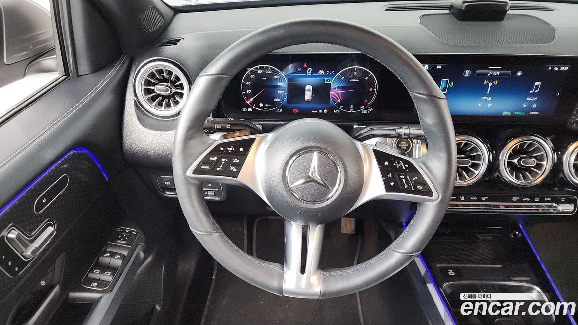 Mercedes-Benz GLB-Class 2024