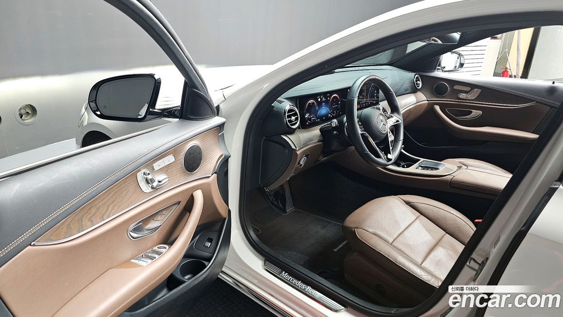 Mercedes-Benz E-Class 2022