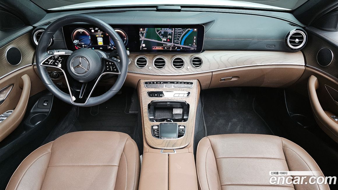 Mercedes-Benz E-Class 2022