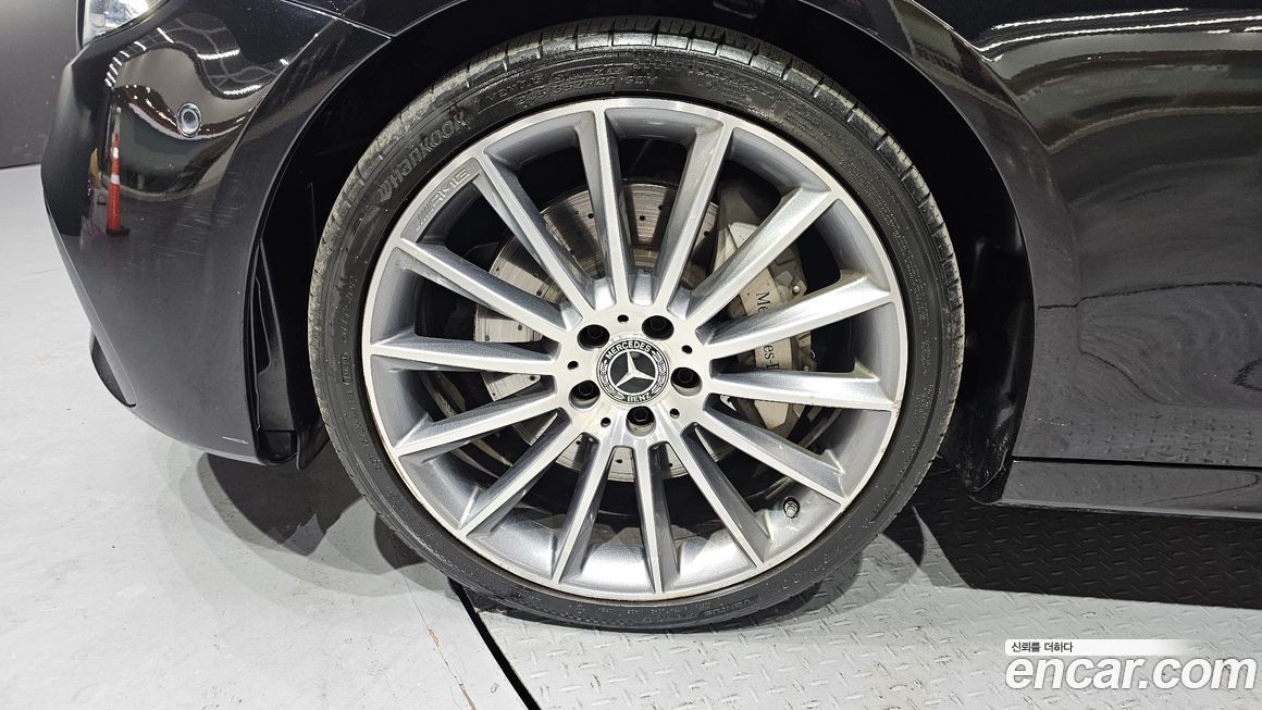 Mercedes-Benz E-Class 2022