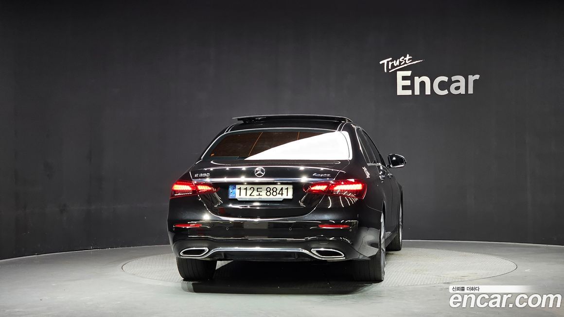 Mercedes-Benz E-Class 2022