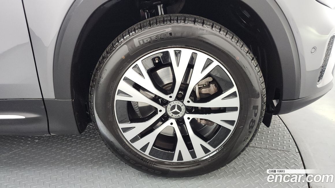 Mercedes-Benz GLB-Class 2024