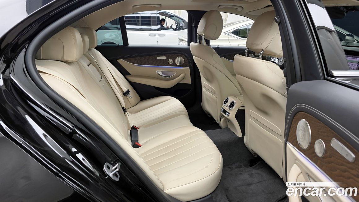 Mercedes-Benz E-Class 2023