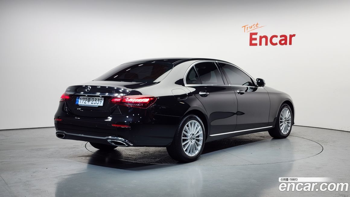 Mercedes-Benz E-Class 2022