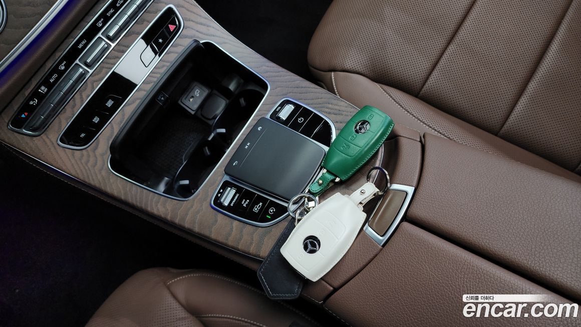 Mercedes-Benz E-Class 2022