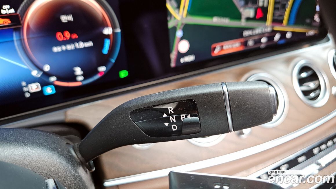 Mercedes-Benz E-Class 2022