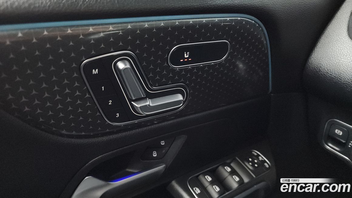 Mercedes-Benz GLB-Class 2024