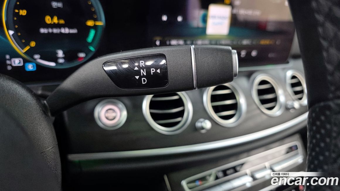 Mercedes-Benz E-Class 2022