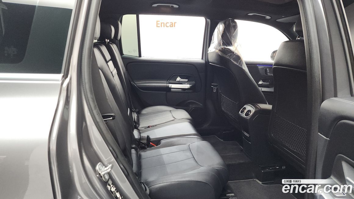 Mercedes-Benz GLB-Class 2024