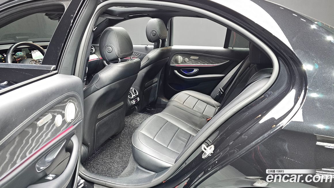 Mercedes-Benz E-Class 2022