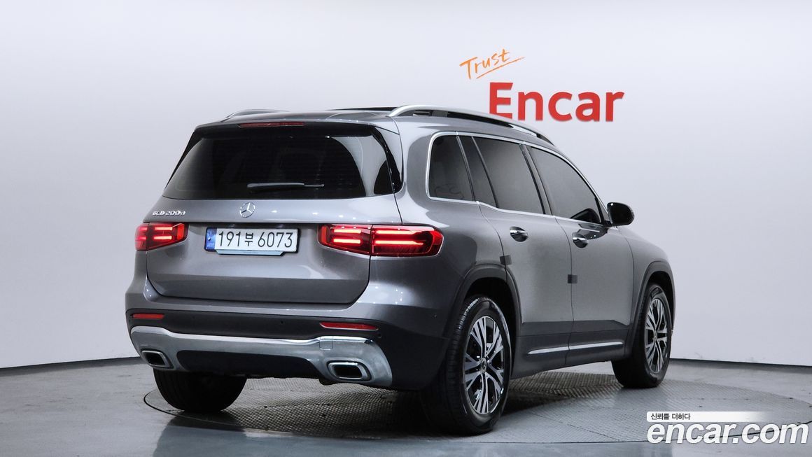 Mercedes-Benz GLB-Class 2024