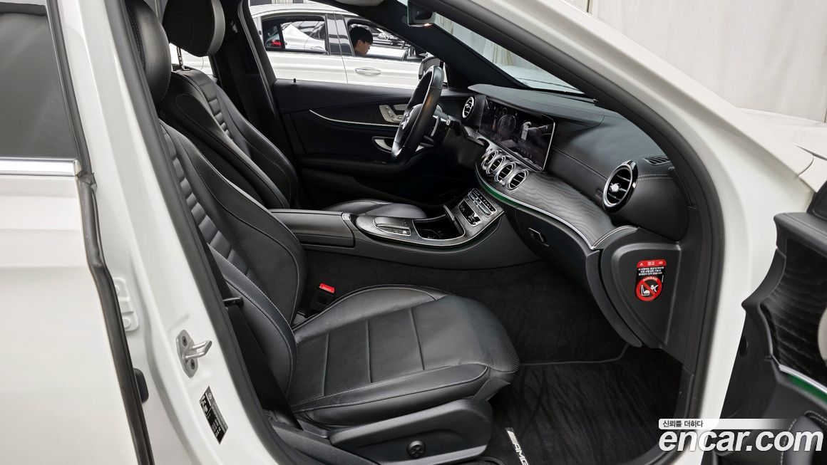 Mercedes-Benz E-Class 2022