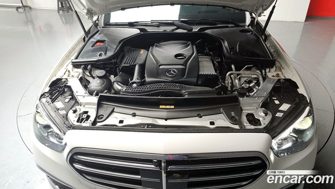 Mercedes-Benz E-Class 2022