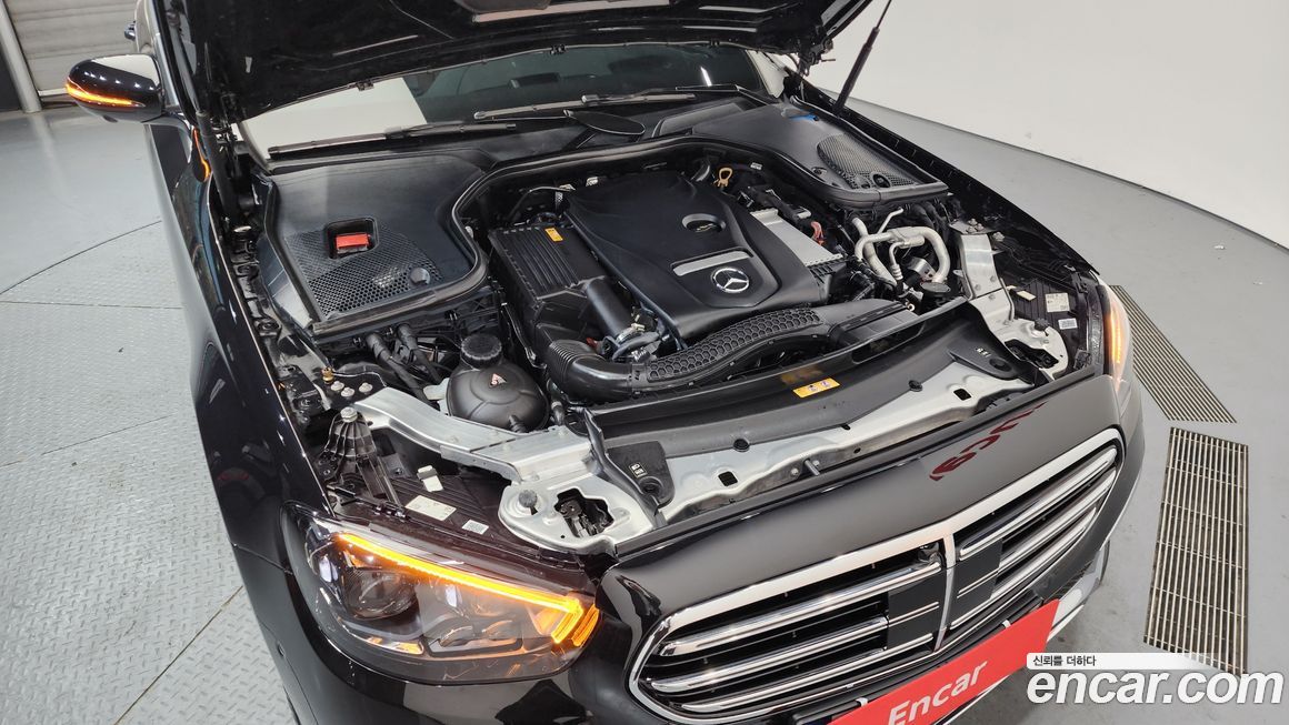 Mercedes-Benz E-Class 2022