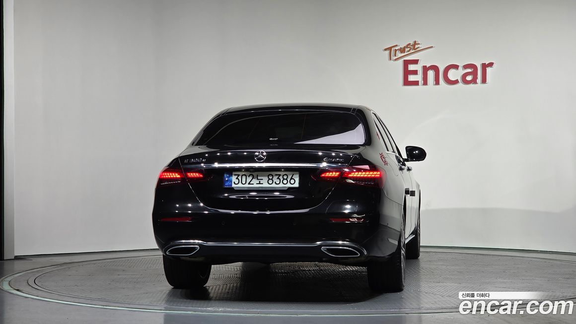 Mercedes-Benz E-Class 2023