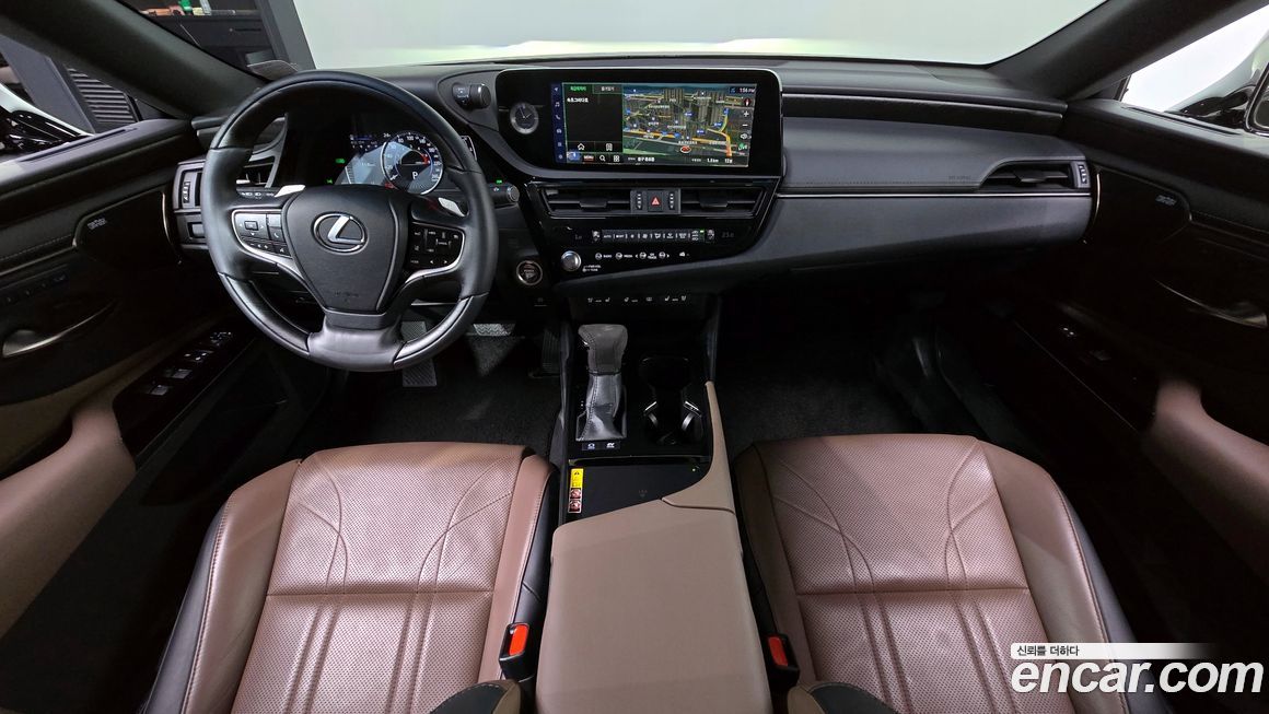 Lexus ES 2023