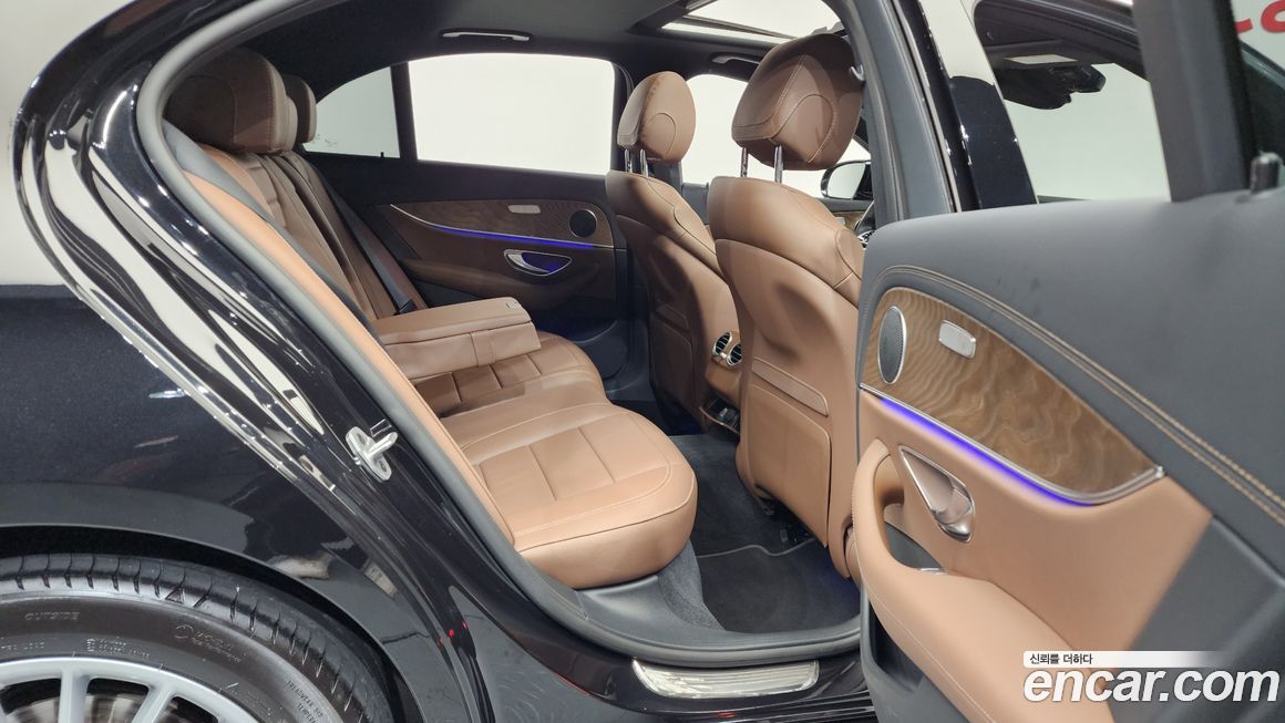 Mercedes-Benz E-Class 2022