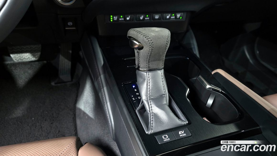 Lexus ES 2023