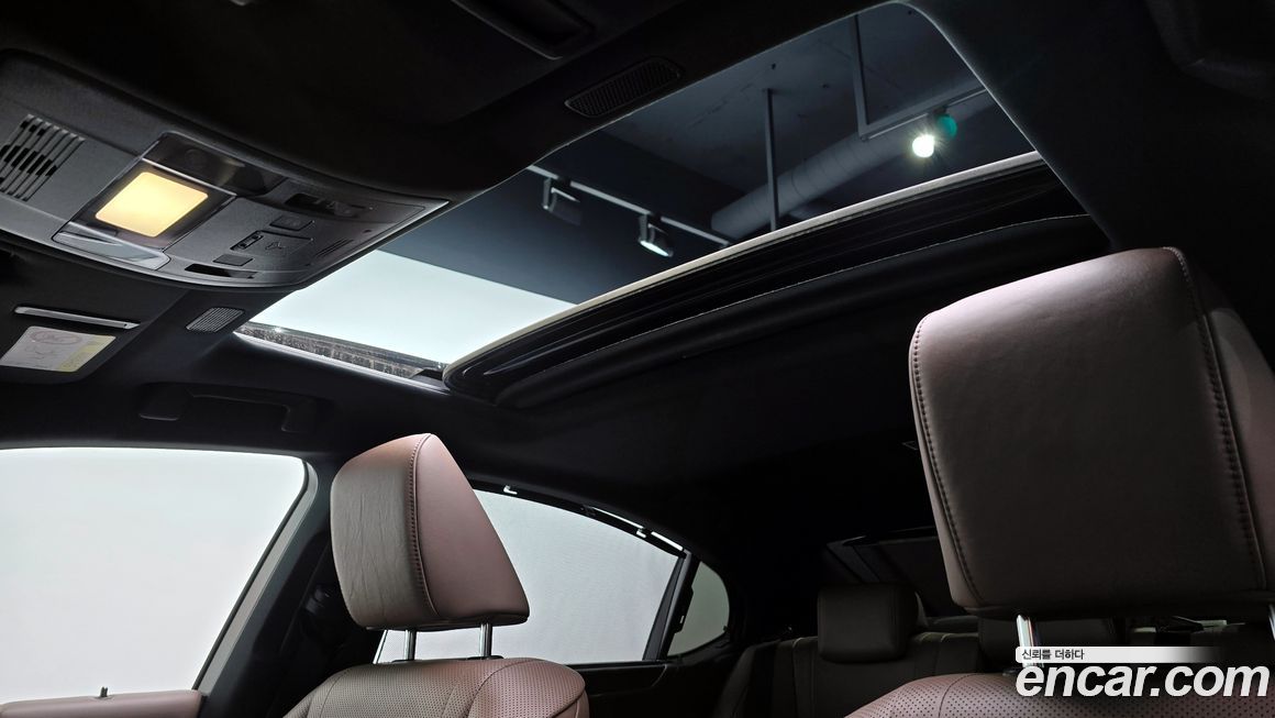 Lexus ES 2023