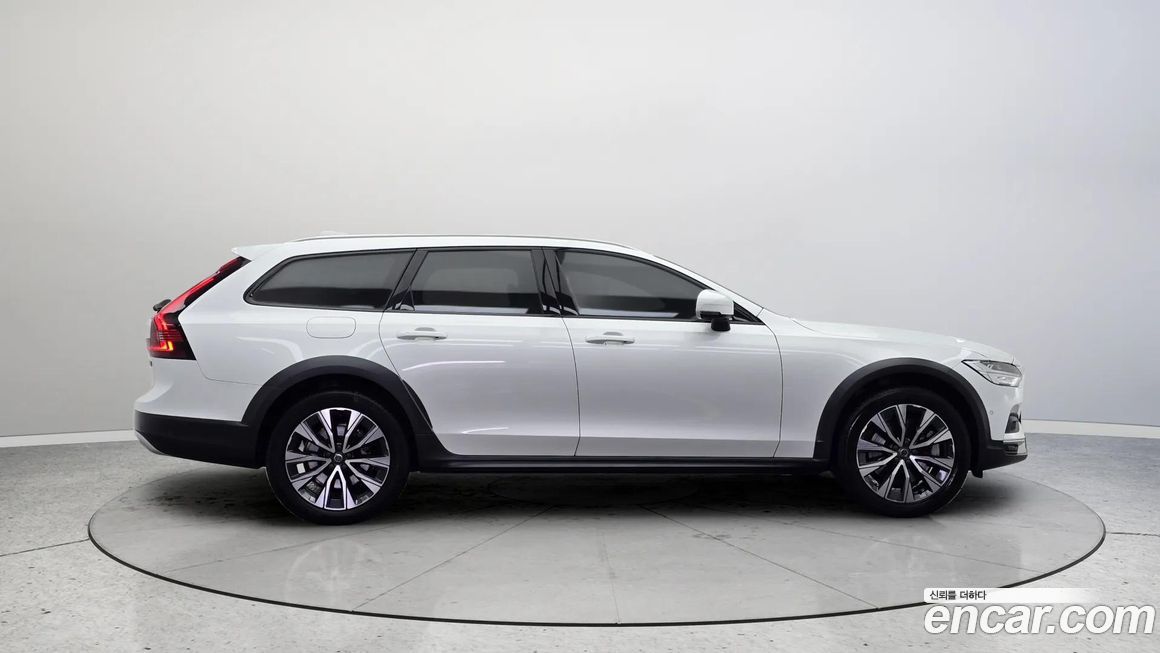 Volvo V90 2022