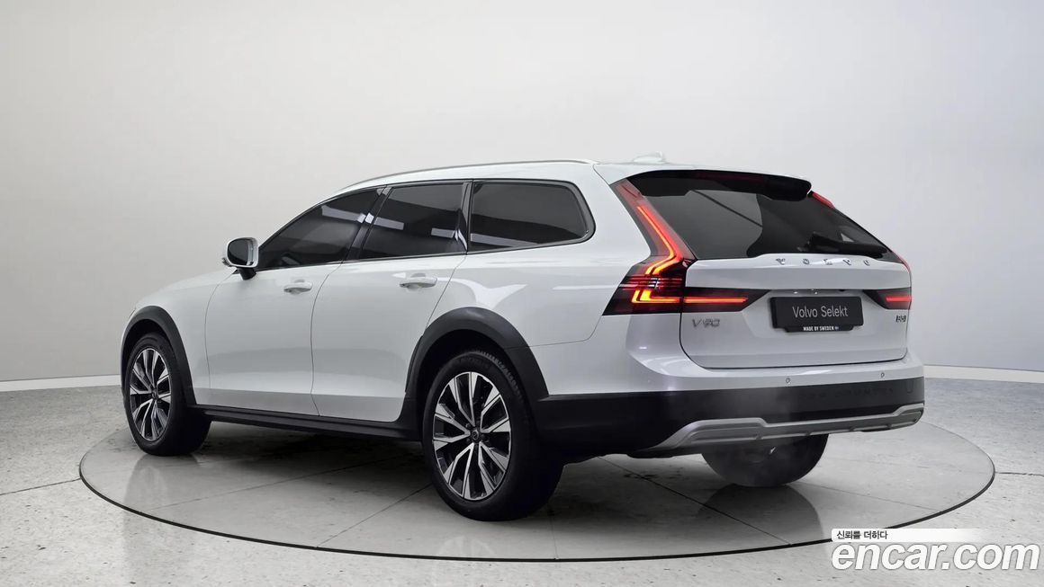 Volvo V90 2022