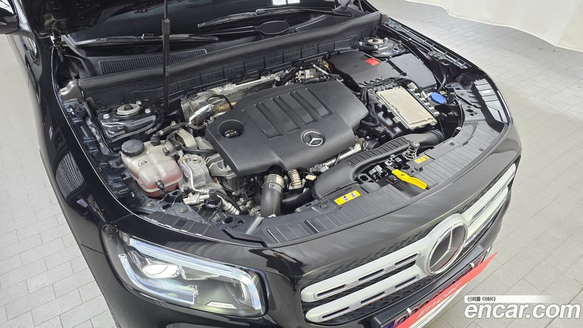 Mercedes-Benz GLB-Class 2023