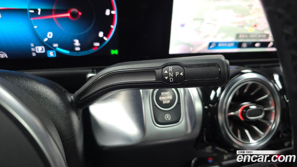 Mercedes-Benz GLB-Class 2023