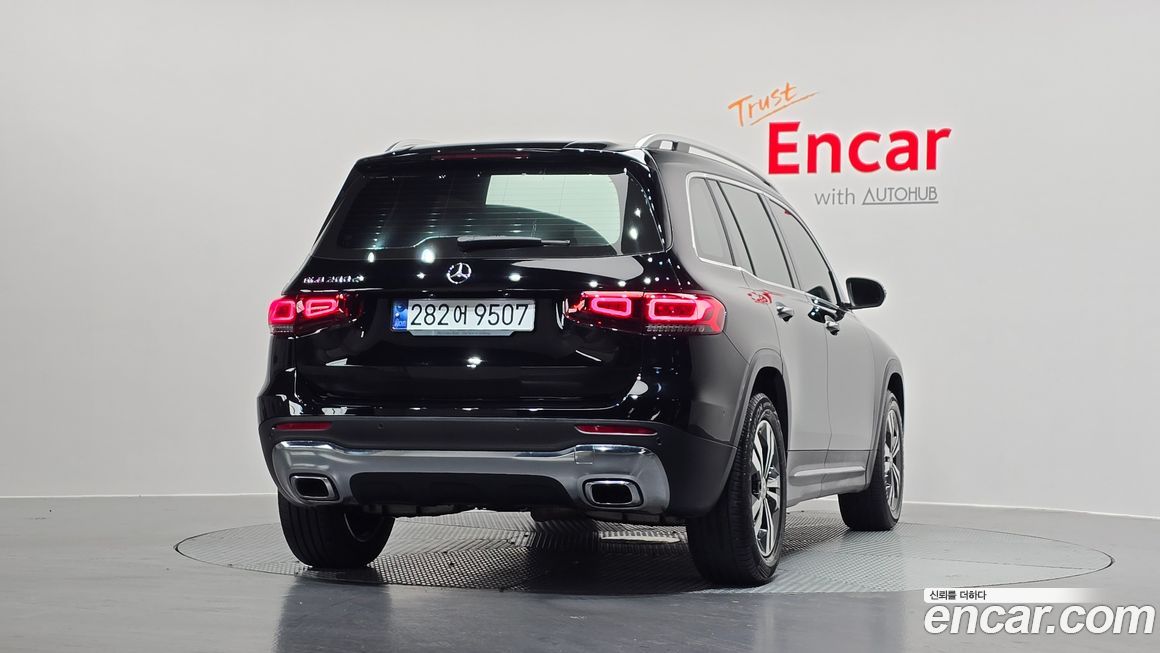 Mercedes-Benz GLB-Class 2023