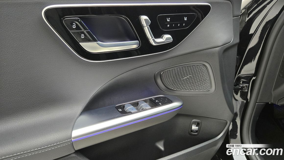 Mercedes-Benz C-Class 2025