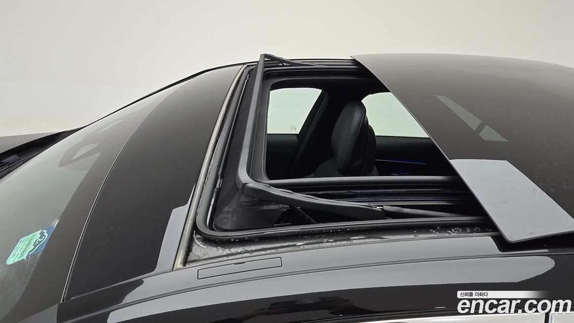 Mercedes-Benz C-Class 2025