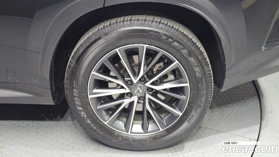 Lexus NX 2024