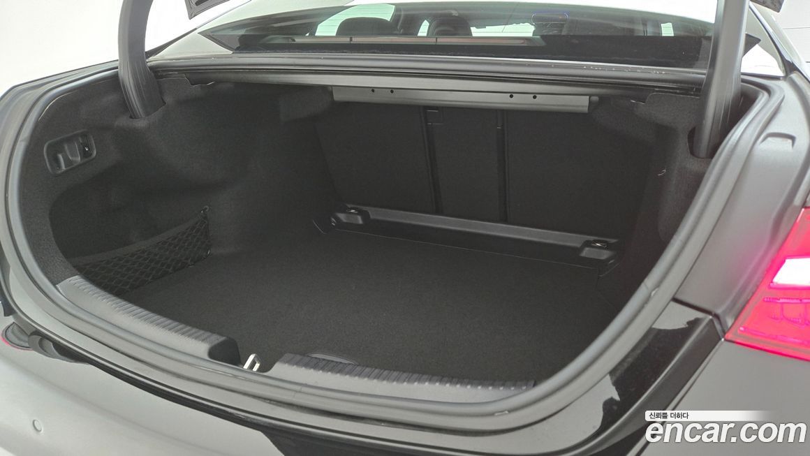 Mercedes-Benz C-Class 2025