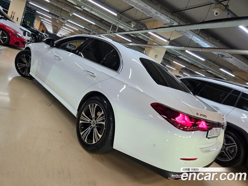 Mercedes-Benz E-Class 2025