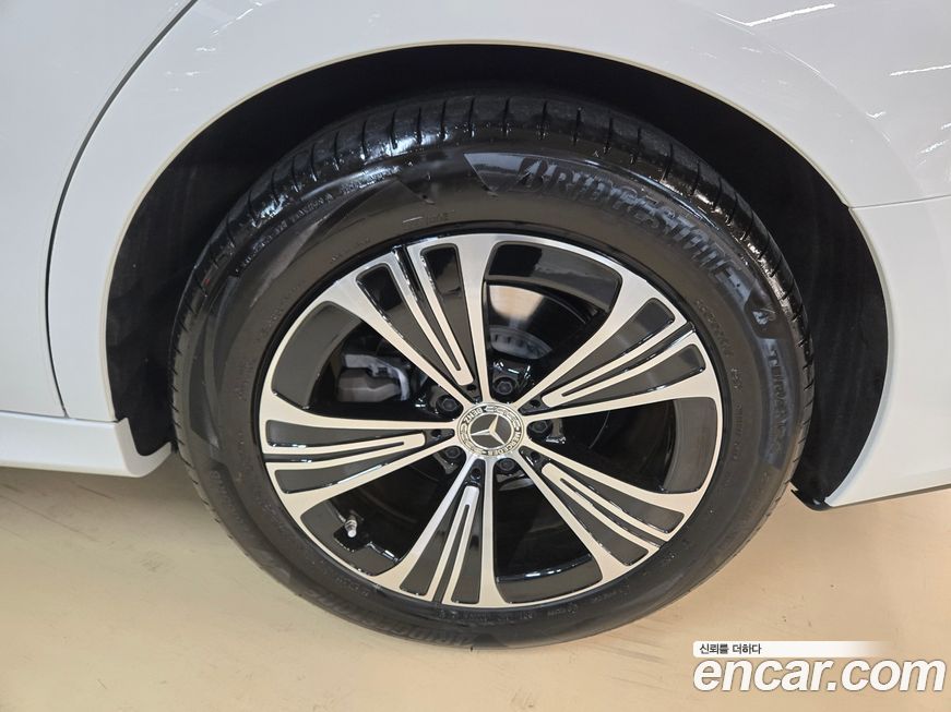 Mercedes-Benz E-Class 2025