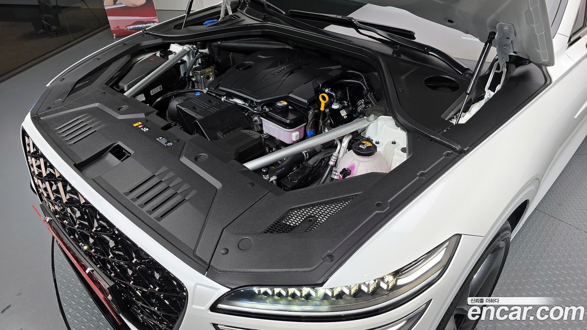 Genesis GV70 2025