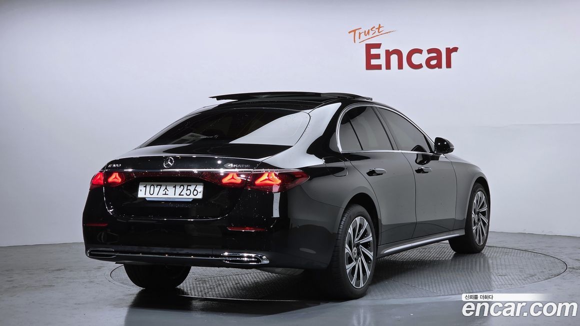 Mercedes-Benz E-Class 2024