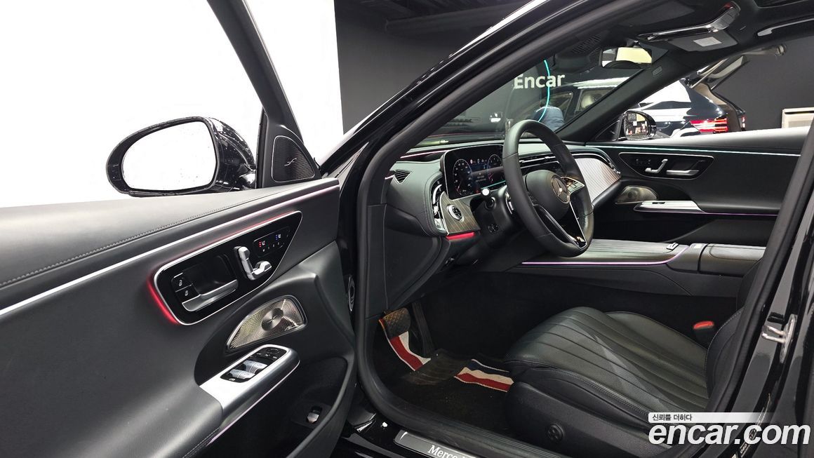 Mercedes-Benz E-Class 2024